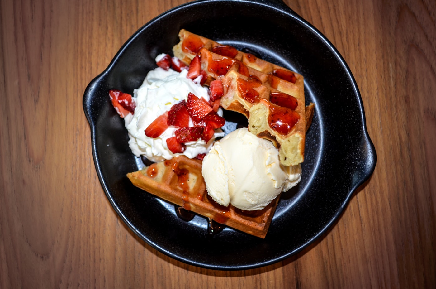 Waffle with ice cream and fresh fruit